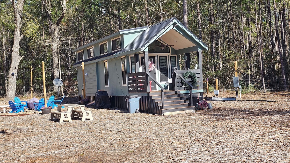 Plantersville House | Tiny House w/loft by the Renaissance Festival