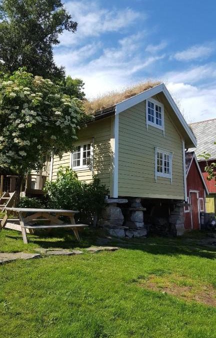 Lauvstad House | Tiny house with Fjordview!