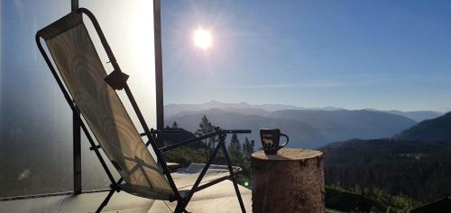 Voss House | Tiny mountain cabin with a panoramic view