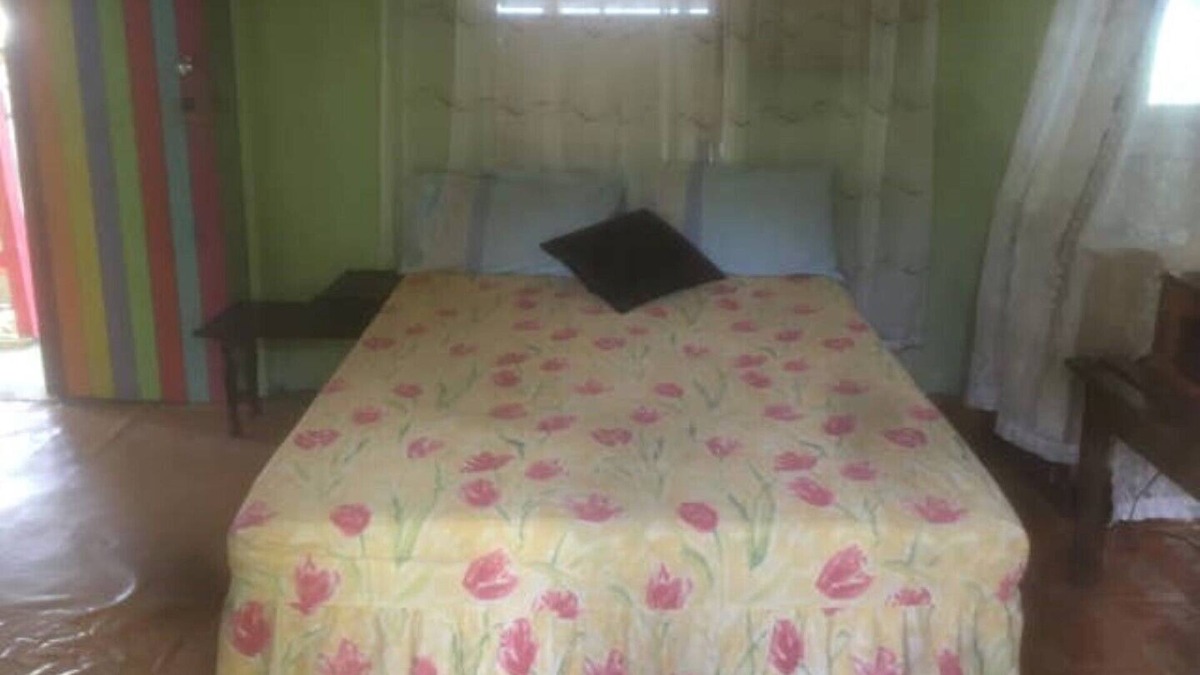 Saint Margarets Bay Apartment | Tiny Oceanfront Unit Sleeps 2