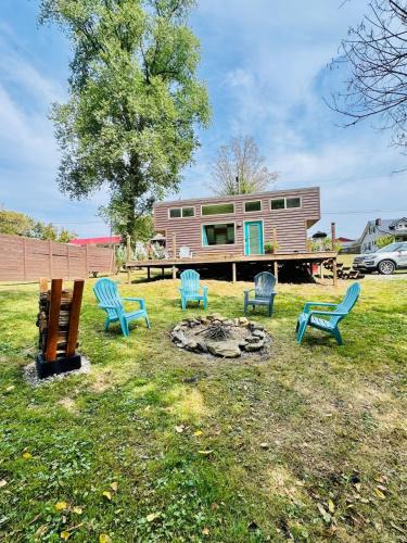 Stockdale Villa | Tiny Retreat on High
