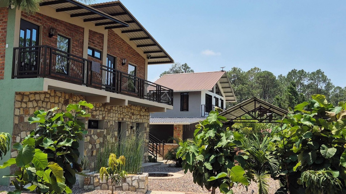 Francisco Morazan Villa | Tinyhouses and Tropical Gardens Con Paisaje a la Montaña, a 25 min del Airport