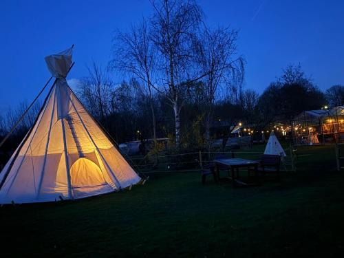 Kropswolde Other | Tipi Luna