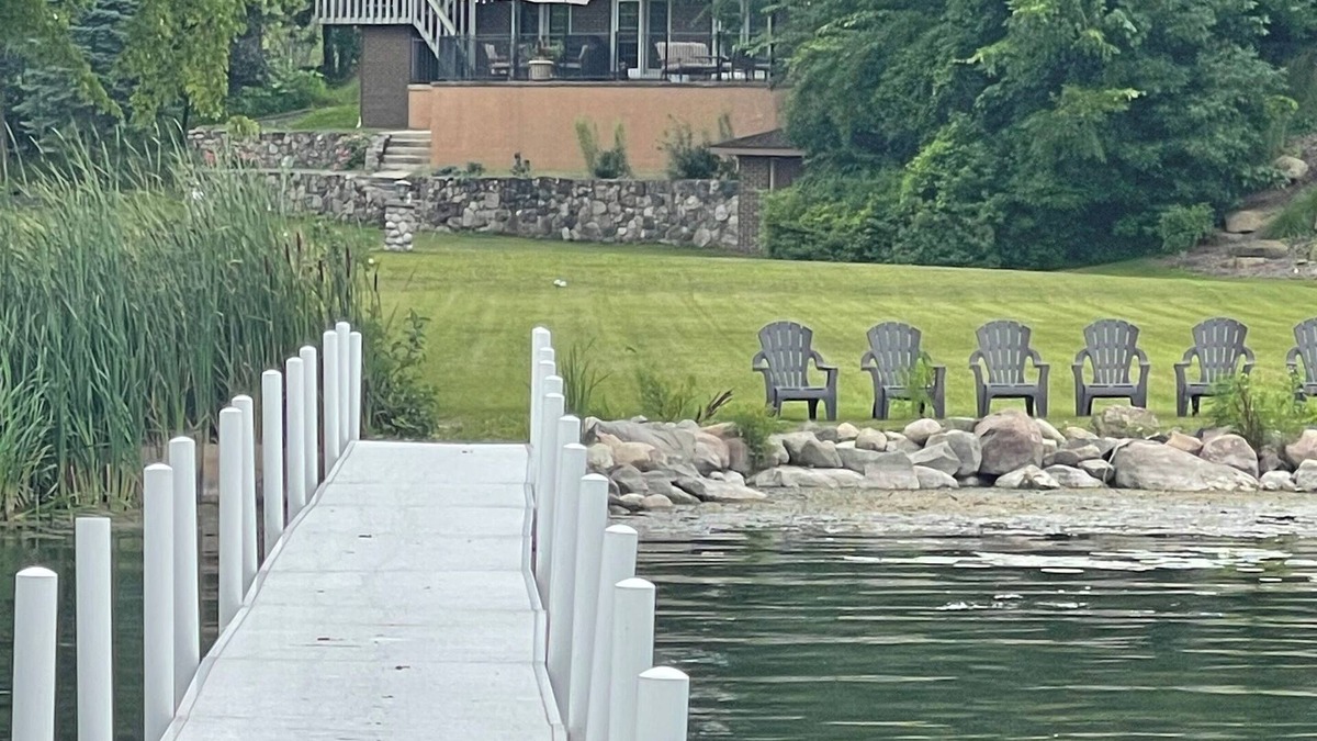 Leesburg Cabin | Tippecanoe Lakefront 4-bedroom cabin in wonderful Leesburg with WiFi, AC