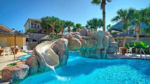 Port Aransas House | Tipsy Starfish by AvantStay Resort PoolBy Beach