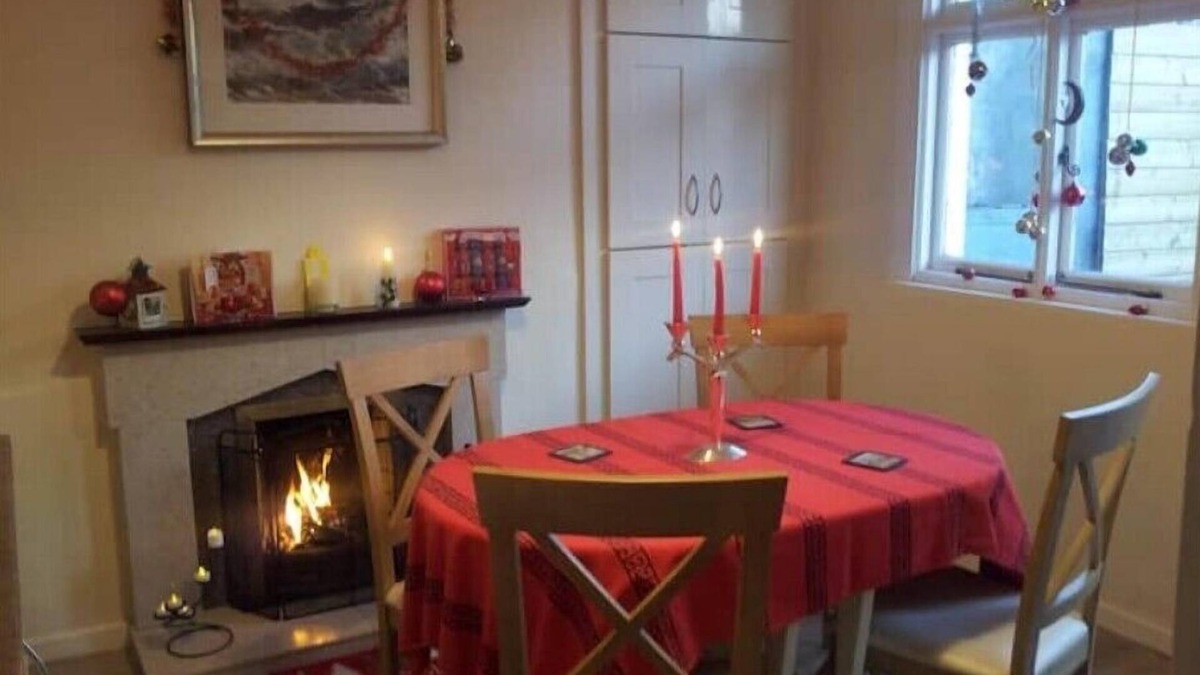 Ennis House | Tir na nOg cottage, Ennis town centre
