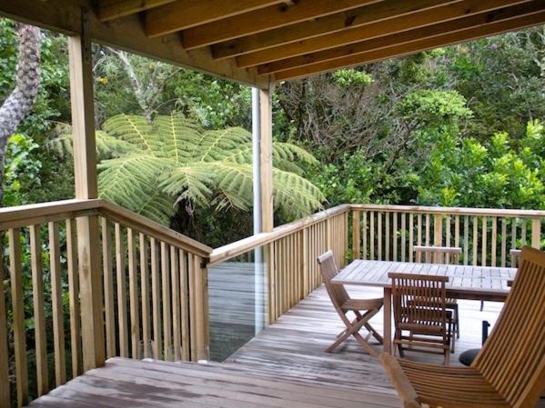 Leigh House | Tiromoana - Mathesons Bay Holiday Home