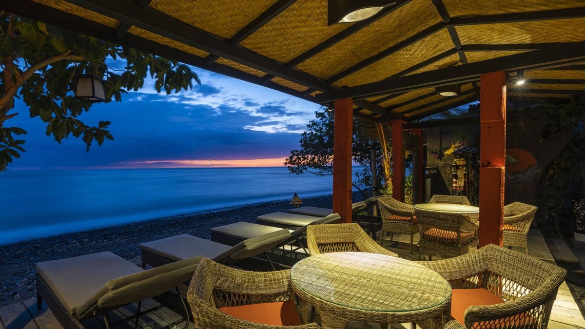 Purwakerti Cottage | TIRTA GANGGA, Spacious Family Room in Amed, Pool Access