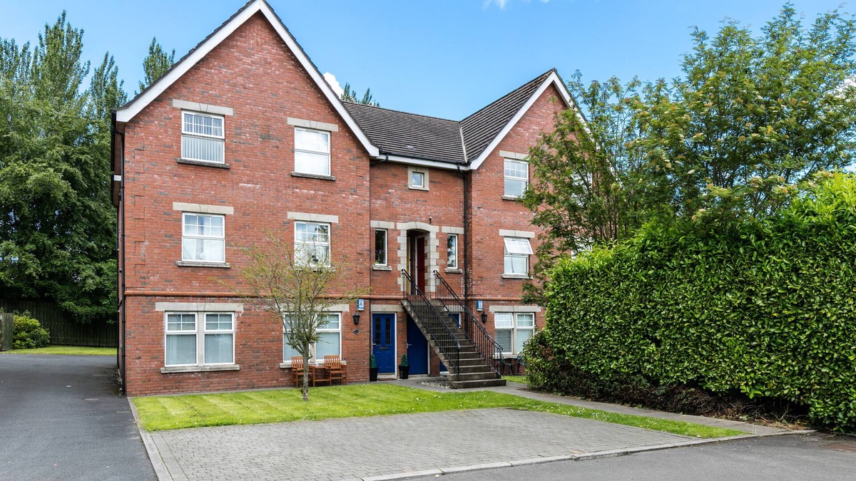 Belfast Apartment | Titanic view luxury apartment Belfast in the leafy castle view area of Belfast