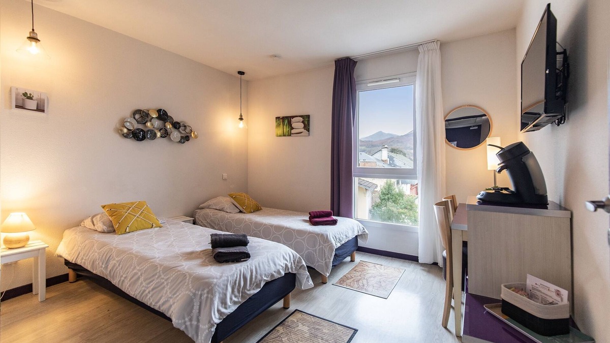 Lourdes Apartment | Tithome 1 - Gare, centre ville, vue montagne et château