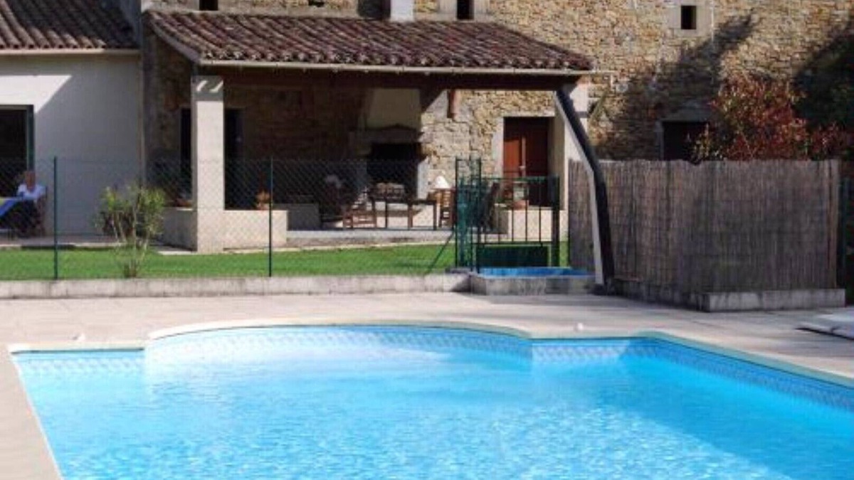 Chalabre House | TIVOLI Farm building, swimming pool, mountain biking, Lake 600ha, Beach, kayak, Pedal boats, Castles