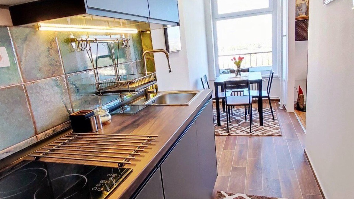City Center Condo | Tizza-Modern 55m2 flat right above the city center, spectacular view