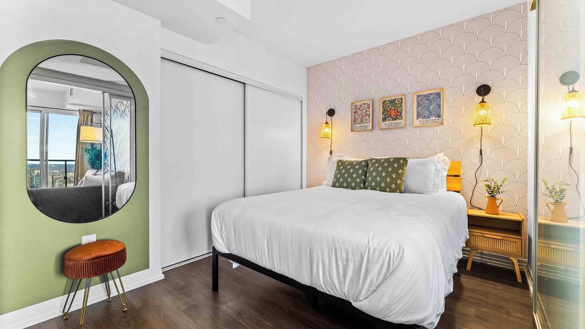 Garden District Condo | TMU Ryerson | Eaton Centre | George Brown College