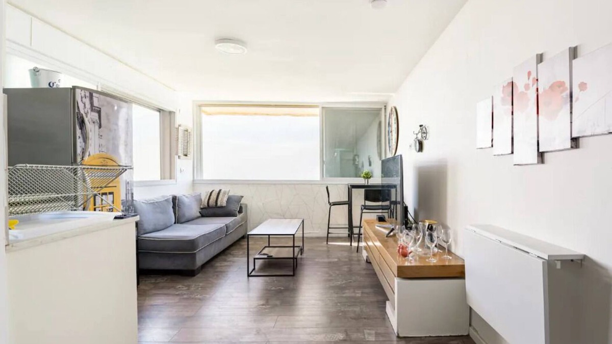 Haifa Apartment | TNC - Panoramic View 7 Mins Drive to Bahai Gardens
