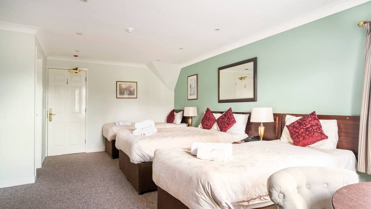 Oxford Bed & Breakfast | tnFamily room close to Summertown