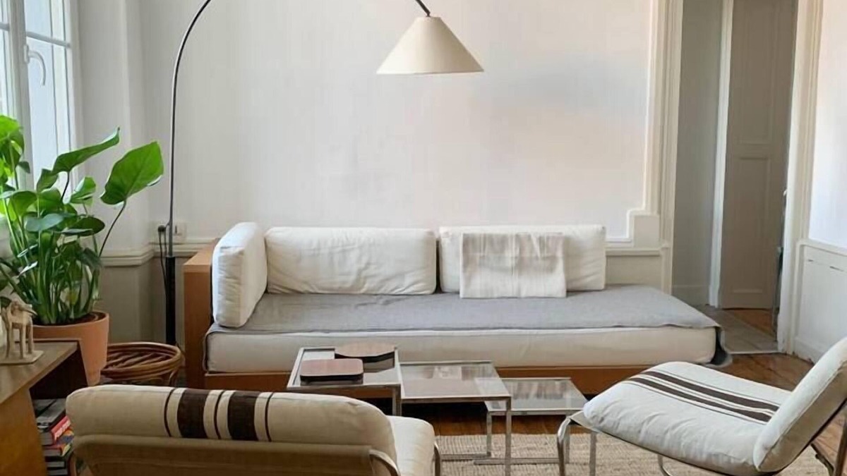 Sablon - Trudaine Apartment | To complete
