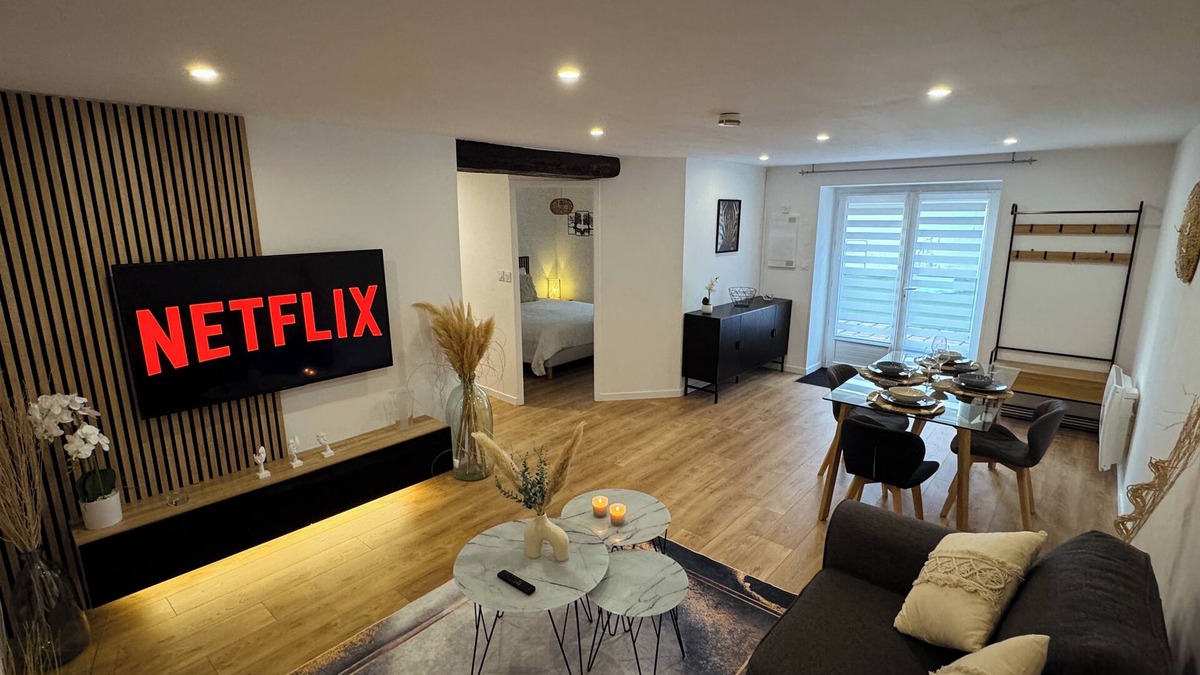 La Rochelle Apartment | To complete