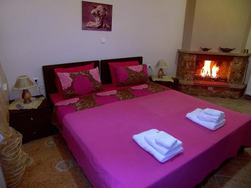 Loutraki House | To Konaki