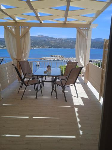 Foinikounta Apartment | To limanaki
