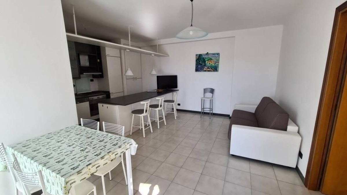 Fiumaretta Apartment | To the sea, spacious and comfortable, car park and pine wood