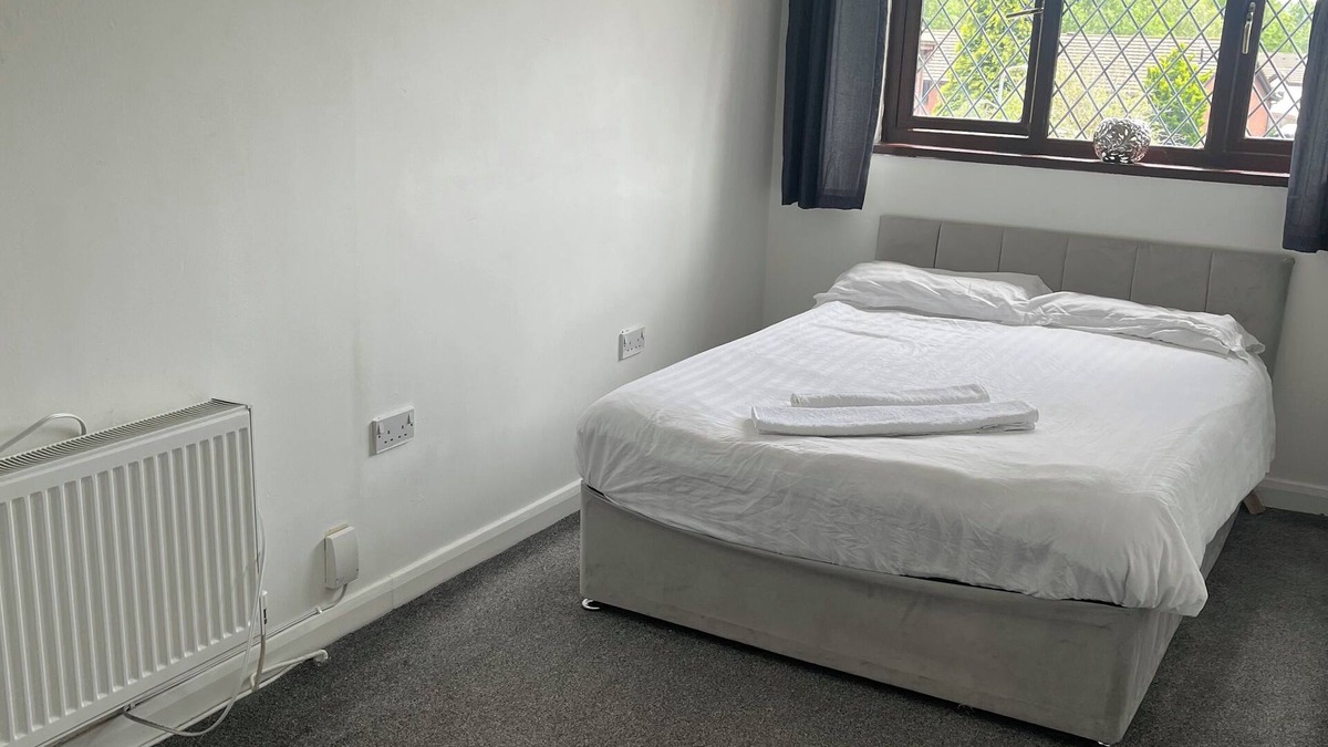 Morriston House | To your convenience, day,week or monthly.
