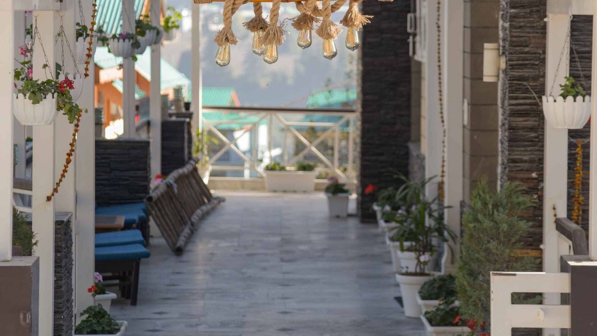 Simsa Village Cottage | Toadhall 4 BHK w/King size bed, Food, Bed, Garden, Parking