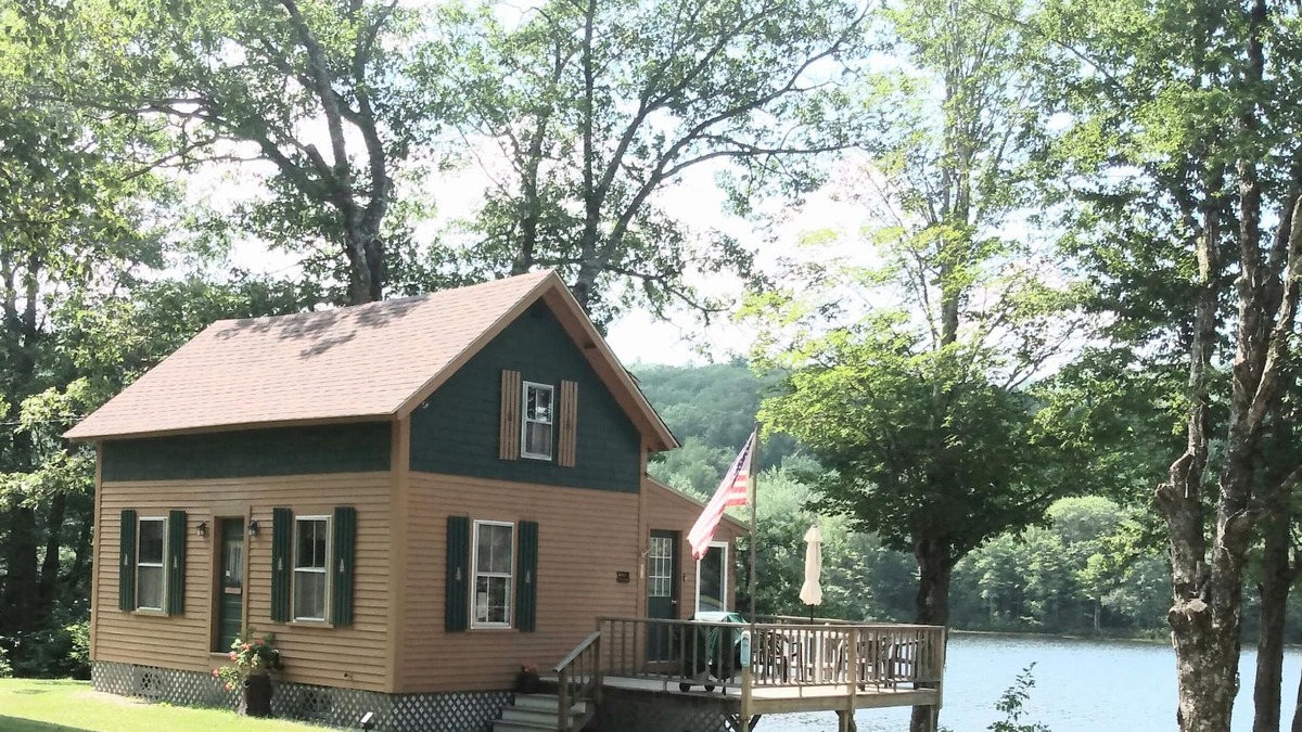 Greenwood Cabin | Toddy's camp on the pond