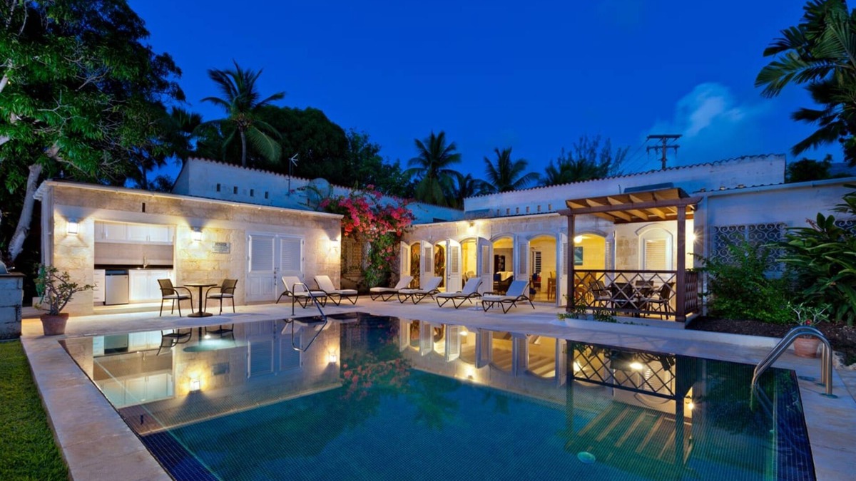 Gibbs Bay Villa | Todmorden by Blue Sky Luxury