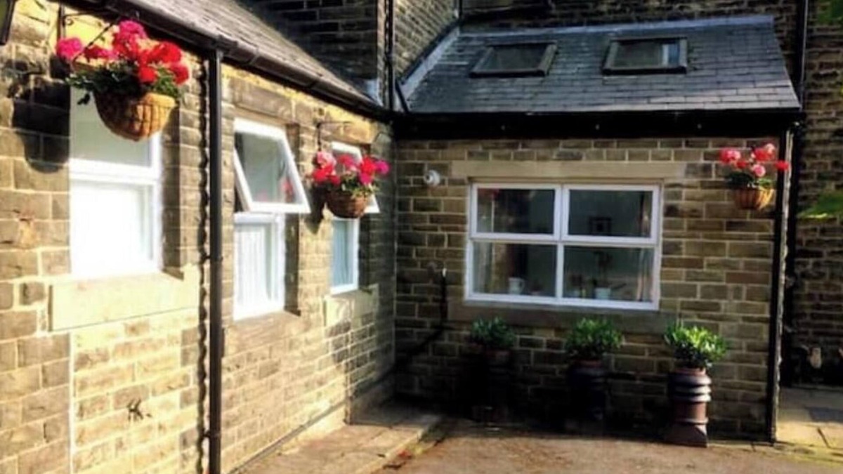 Todmorden Apartment | Todmorden Old Stables in the heart of the Pennines
