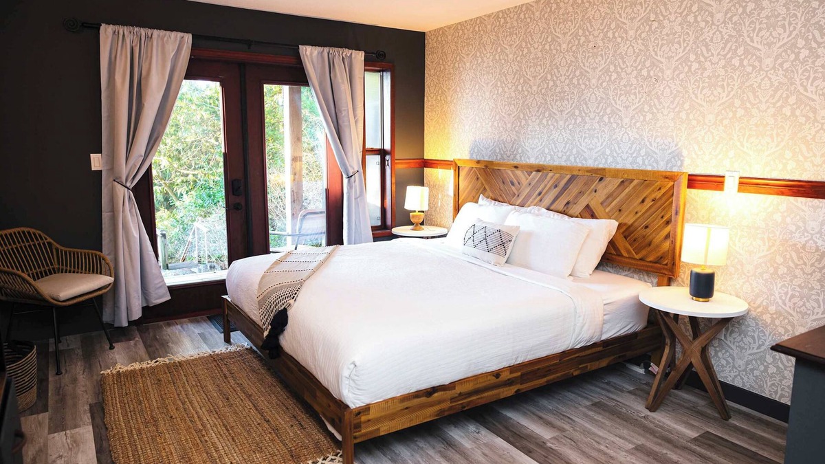 Tofino Hotel | Tofino Oceanfront Hotel Suite