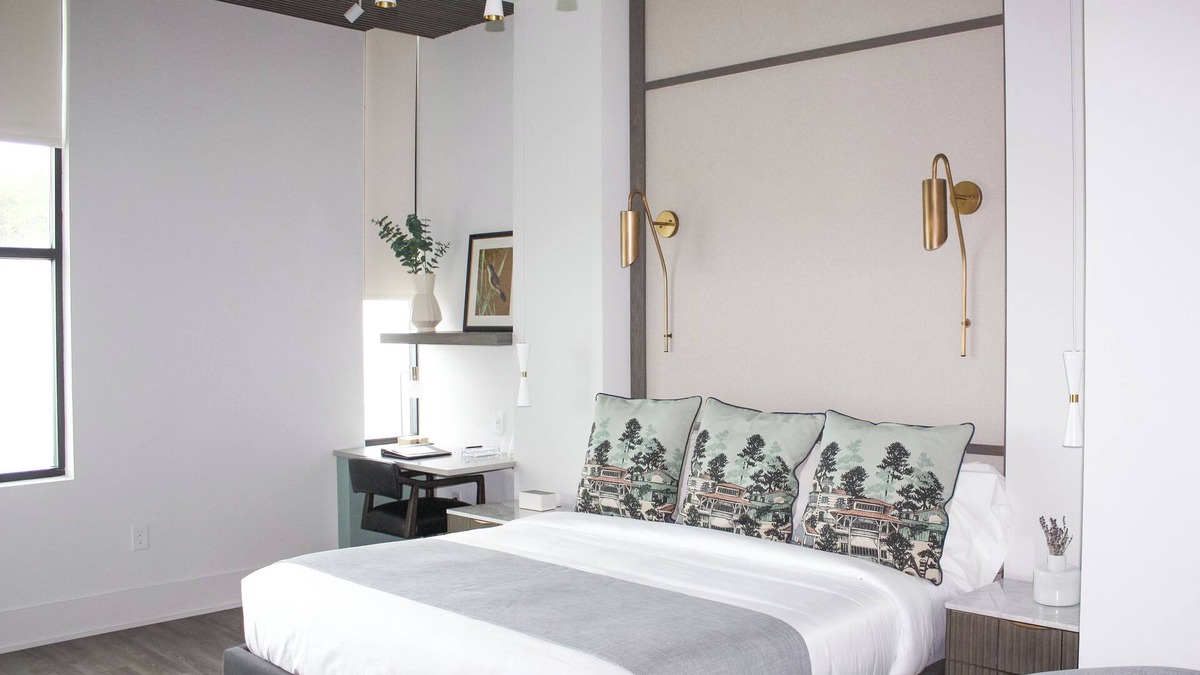 Cumming Apartment | Toile & Bubble Eucalyptus Suite