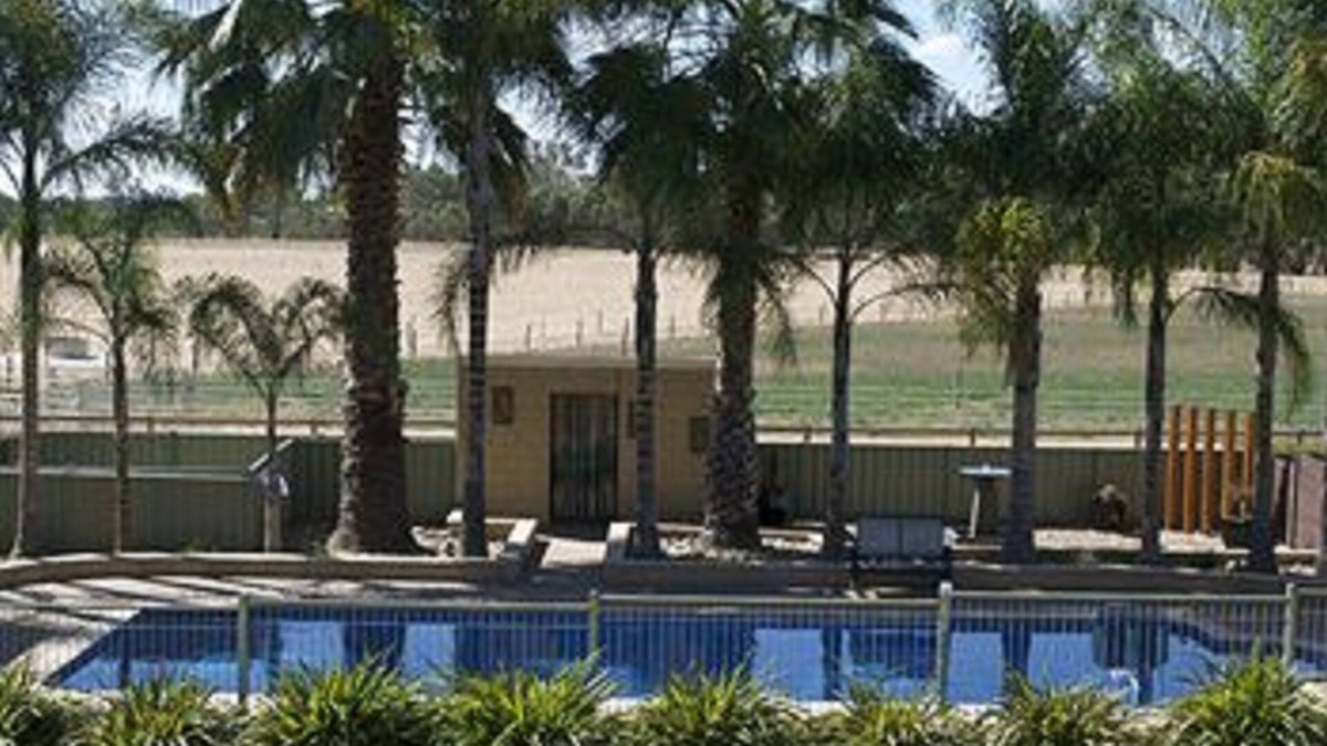 Cobram East Hotel | Tokemata Retreat