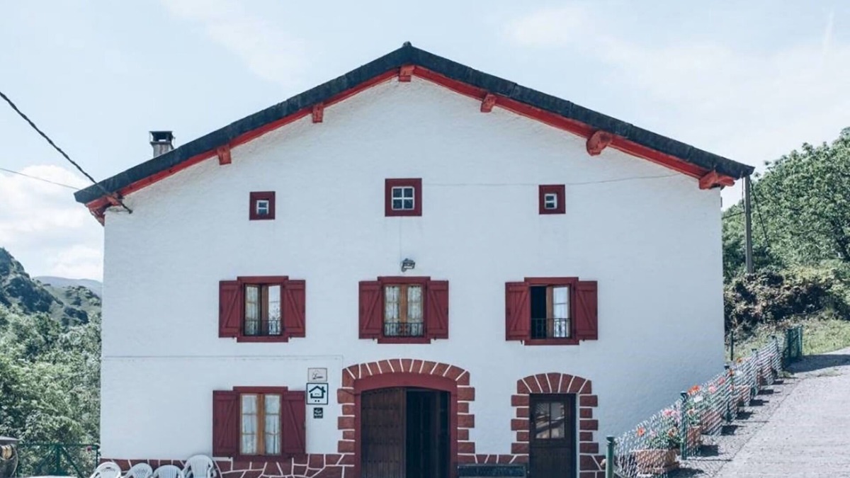 Valcarlos Cottage | Toki-Ona and Navarlaz houses for 35 people
