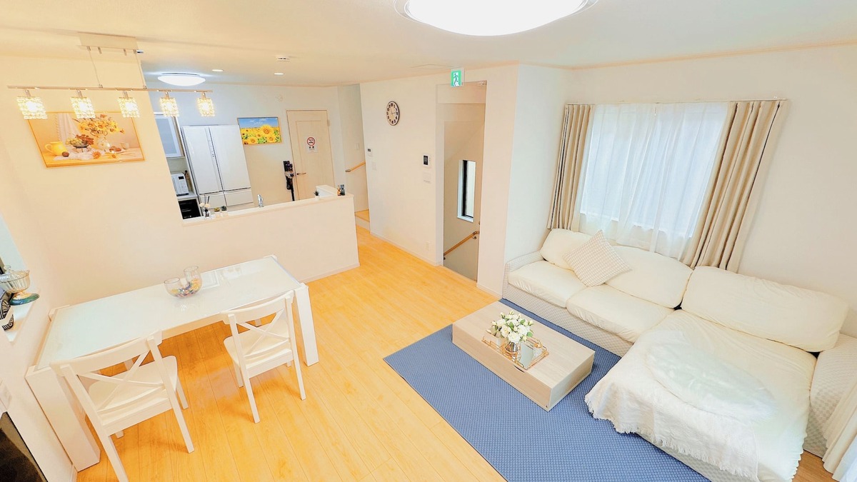 Kameari House | Tokyo4BR House 112 ㎡, Sleeps 11, Free Parking, 5min to Station, Disney Bus Nearby