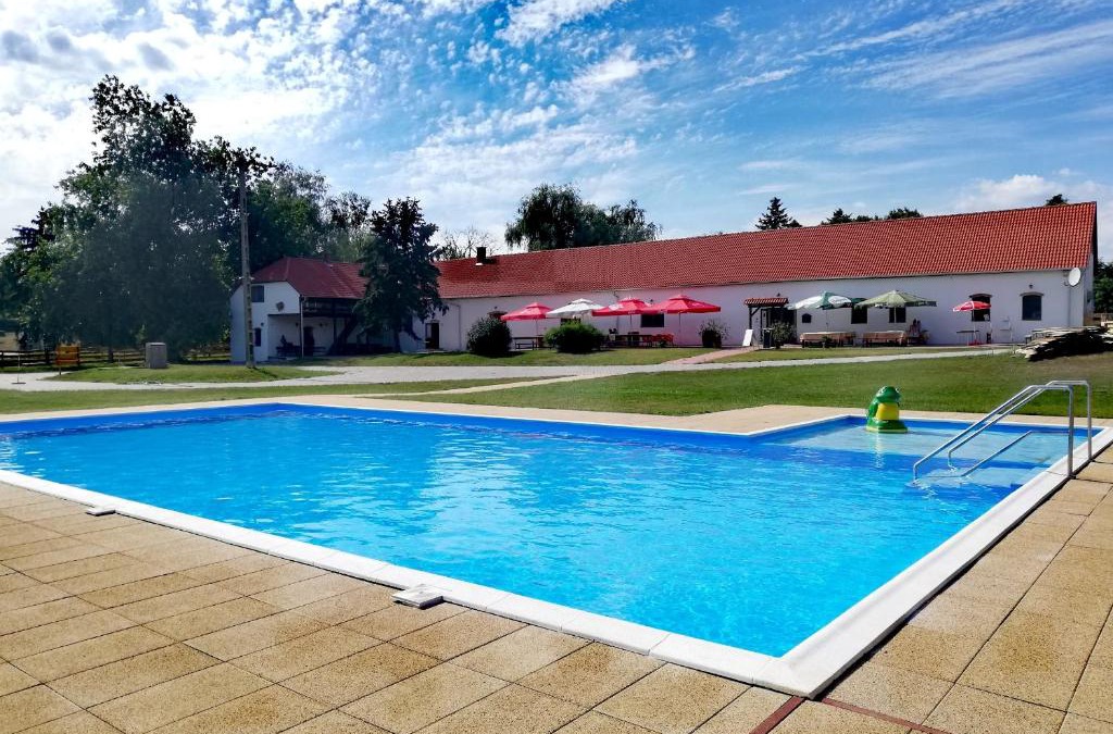Pecs Bed & Breakfast | Toldi Rendezvényház Étterem és Vándor Panzió