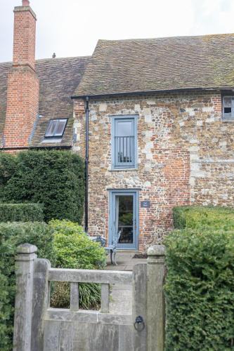 Saint Osyth Cabin | Toll Barn, St Osyth Priory