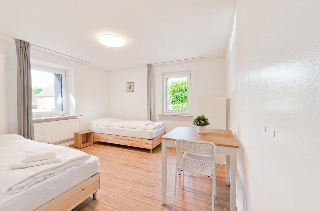 Buderich Apartment | Tolstov Apartments - 3 Room Apartments - 20 Min to Messe DUS & Old Town DUS