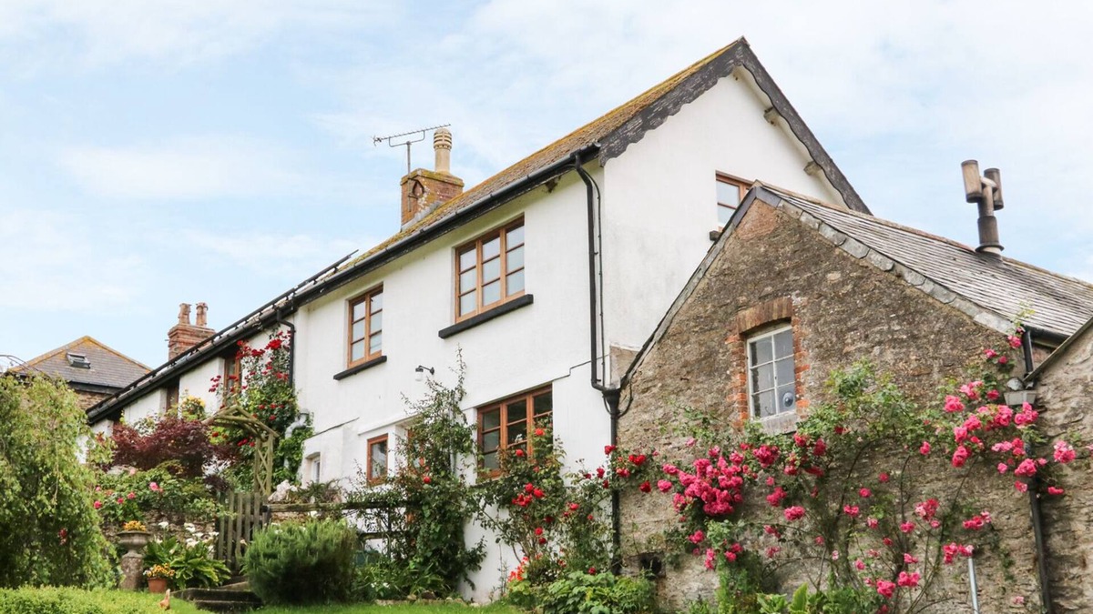 Watermouth Cottage | TOM'S HOUSE, character holiday cottage, with a garden in Berrynarbor