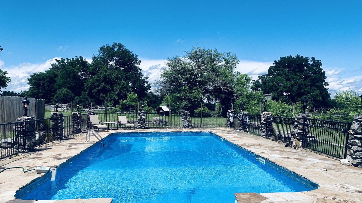 Huntsville House | Tombstone Ranch Pool Hot Tub Country Setting