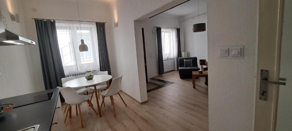 Donji Grad Apartment | Tomcat