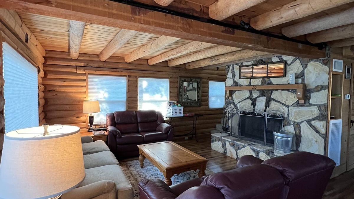 Oak Shores House | Tomos Landing-Walking Distance to the Marina with Private Slip!