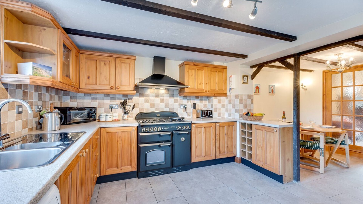 Great Ryburgh House | Tone's Cottage - Two Bedroom House, Sleeps 4