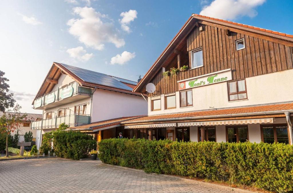 Eschbach Hotel | Tonis Tenne