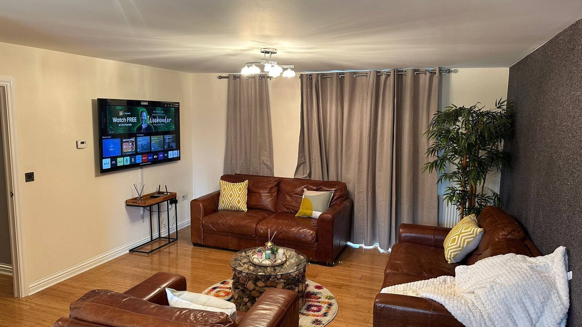 Burnt Oak Apartment | Tony's Court is a beautifully furnished 2 bedrooms apartment with 1 ensuite room