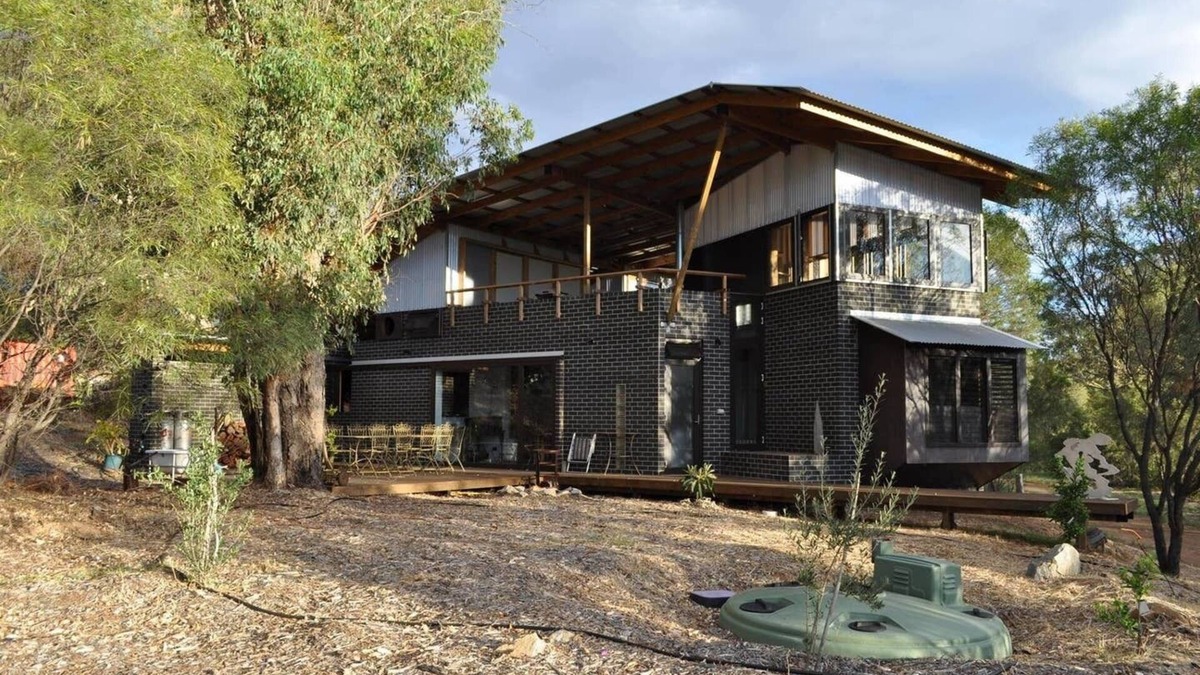 Toodyay House | Toodyay Art Shack on Avon River - Stayz Holiday Home Awards finalist 2019