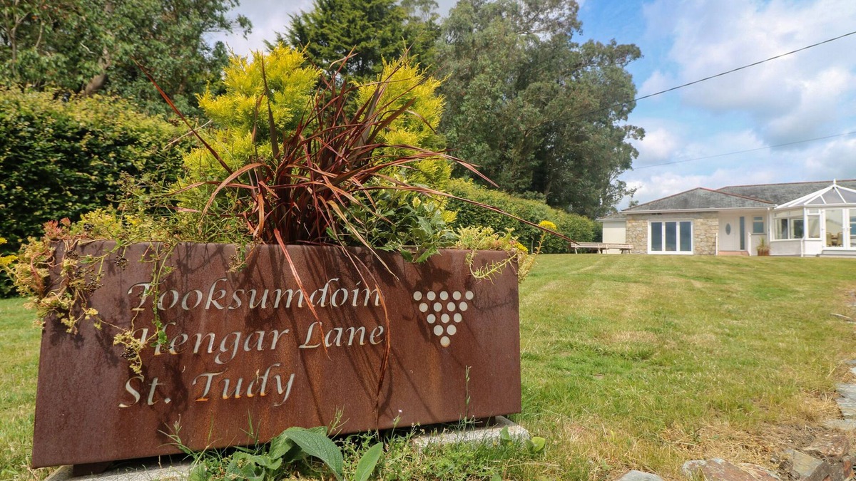 St. Tudy House | TOOK SOME DOING, family friendly, with a garden in St Tudy