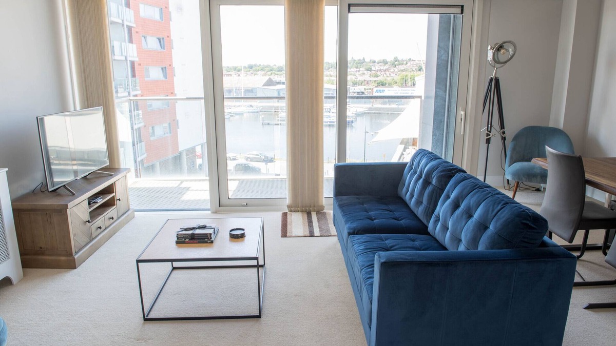 Ipswich Apartment | Toothbrush Apartments - 2 Bed 2 Bath - Anchor Street