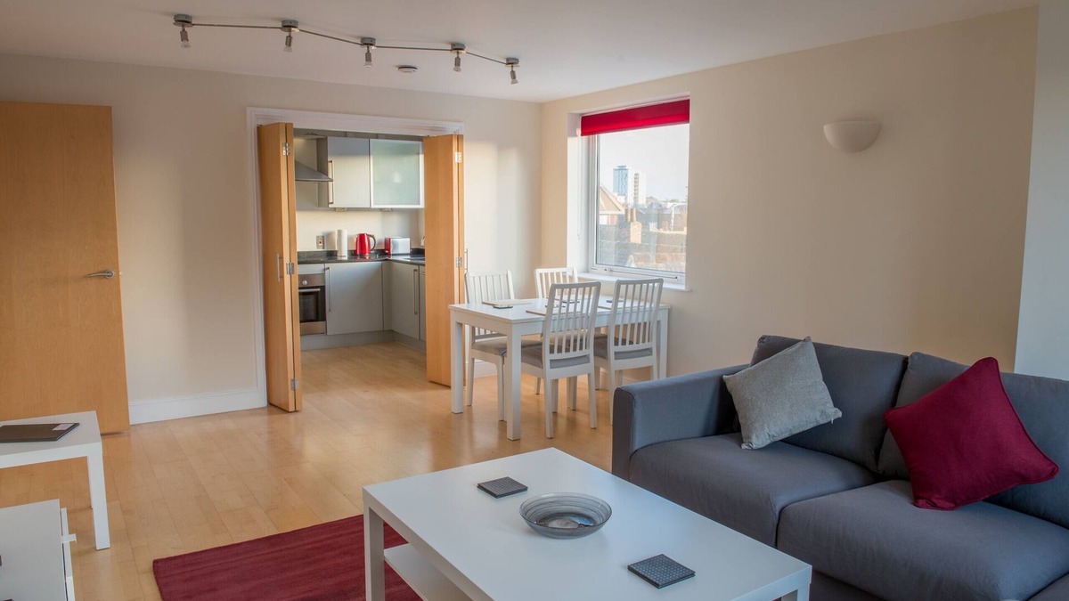 Ipswich Apartment | Toothbrush Apartments - 2 Bed 2 Bath - Ipswich Central - St Nicholas