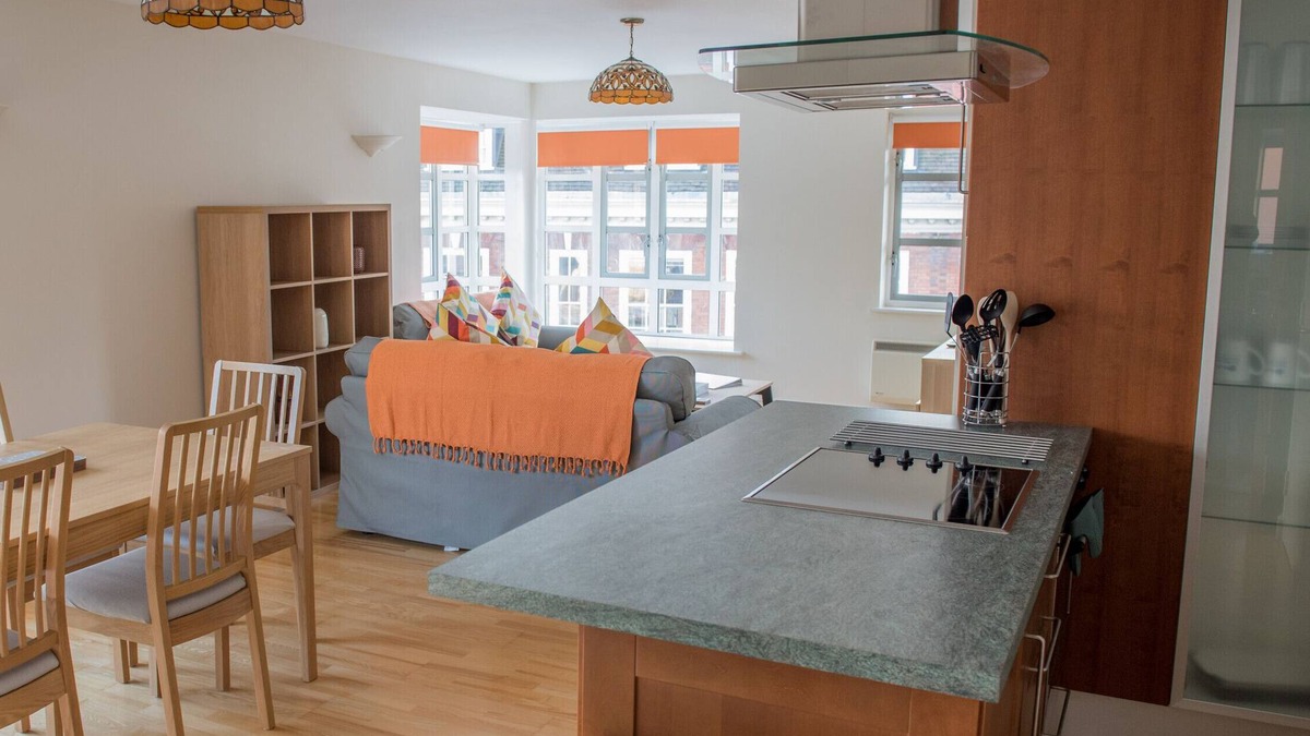 Ipswich Apartment | Toothbrush Apartments - Central Ipswich - St Peters St