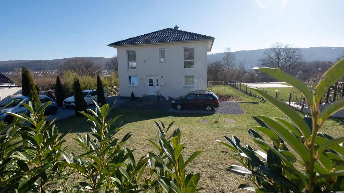 Hagen Condo | Top apartment with fantastic distant views in a prime location at the best price!